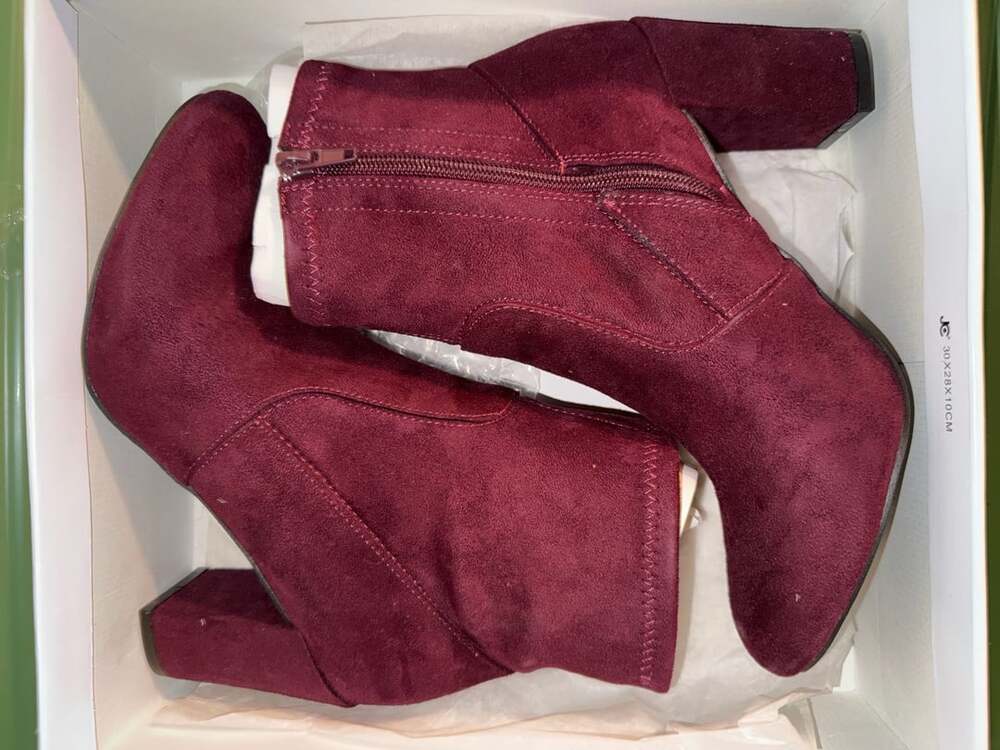 Steve Madden Emison Size 9 Burgundy Boots